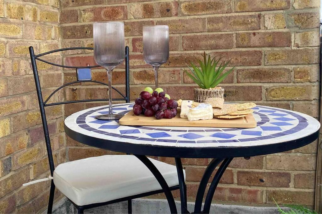 Lovely Apartment With Spectacular Views & Free Parking Brighton Bagian luar foto