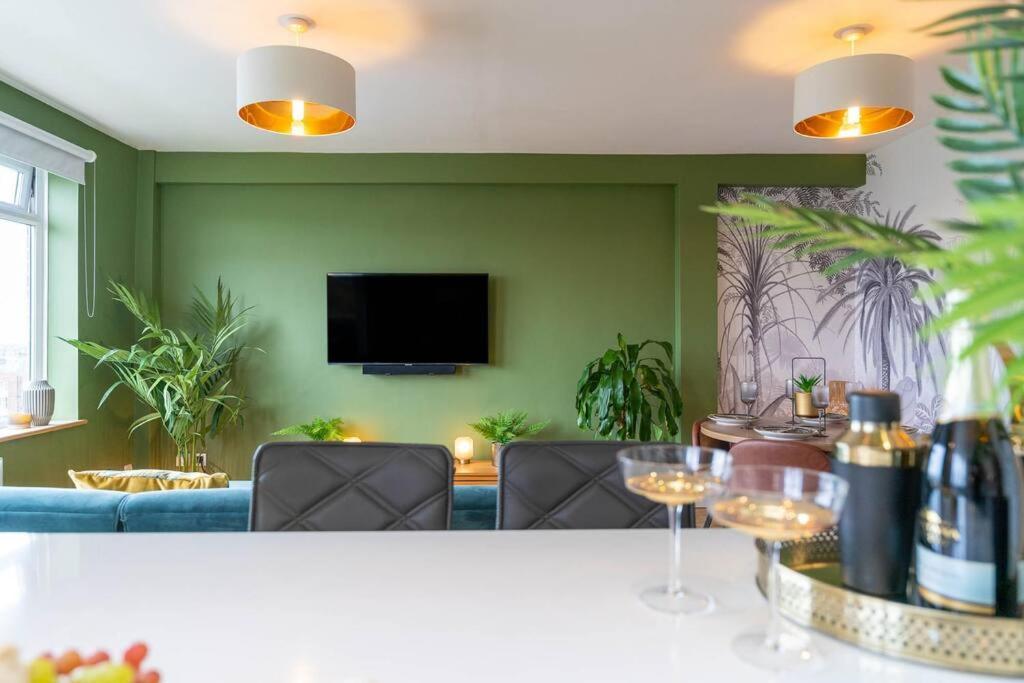 Lovely Apartment With Spectacular Views & Free Parking Brighton Bagian luar foto